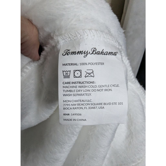 Tommy Bahama Robe Unisex One Size White New in Original Package - Picture 6 of 7